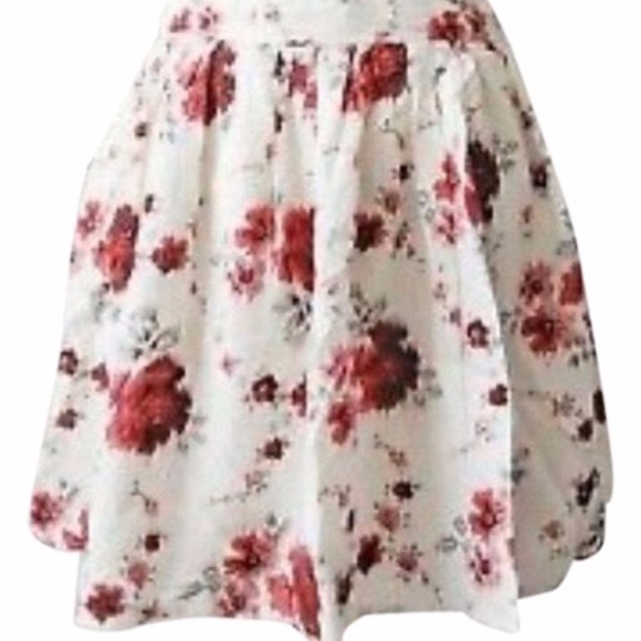 American Eagle Outfitters Dresses & Skirts - American eagle floral mini skirt